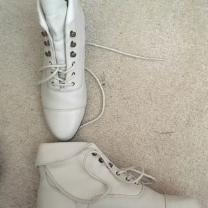 White Mobility dress shoes